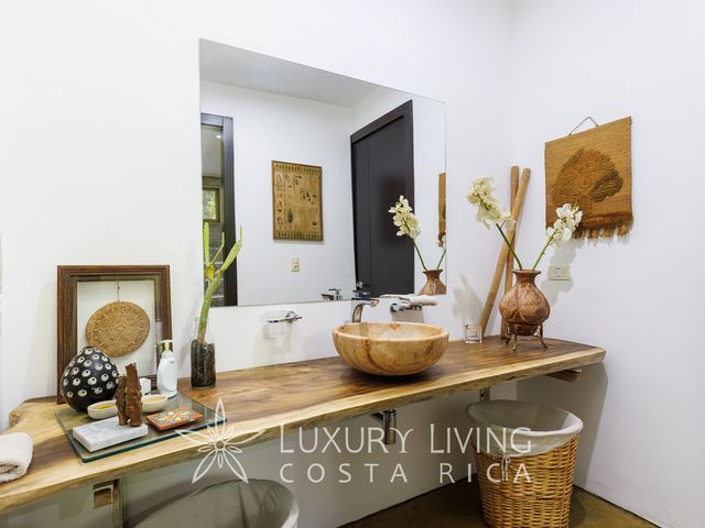 20423–PRECIO SUPER REDUCIDO/Casa con terreno, piscina y casa huéspedes — photo 11 of 21