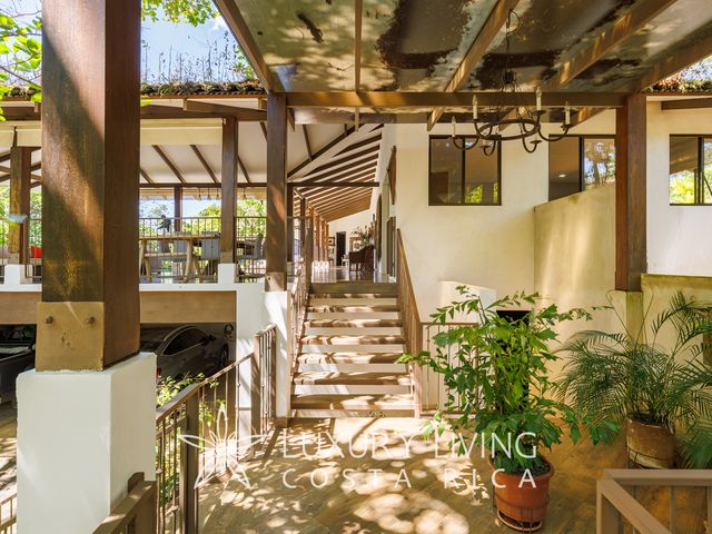20423–PRECIO SUPER REDUCIDO/Casa con terreno, piscina y casa huéspedes — photo 4 of 21