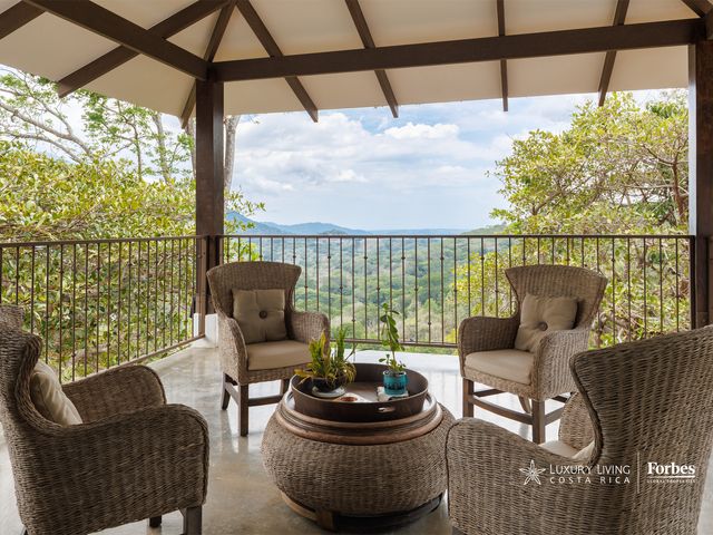 20423–PRECIO SUPER REDUCIDO/Casa con terreno, piscina y casa huéspedes — photo 16 of 21