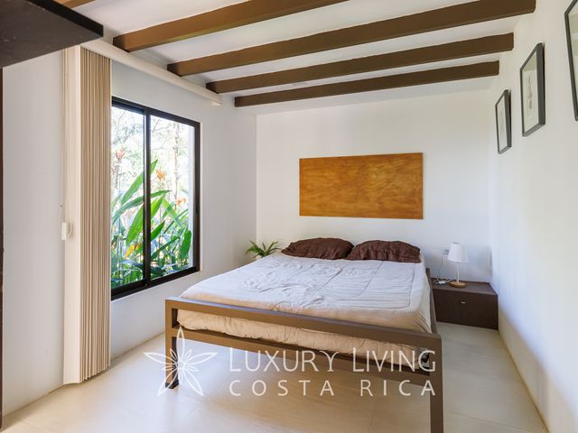 20423–PRECIO SUPER REDUCIDO/Casa con terreno, piscina y casa huéspedes — photo 17 of 21