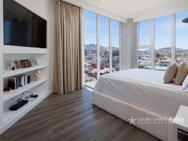 21319 - Penthouse Dúplex, 4 dor. y Vistas Panorámicas, Avenida Escazú — photo 14 of 18