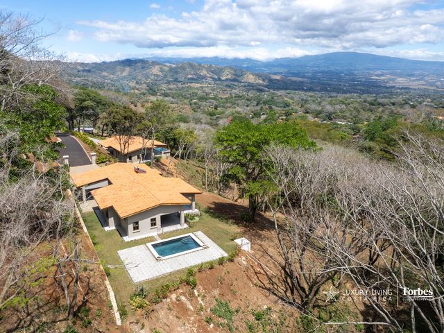21333 - Contemporary Valley View One-Story House with Large Terrace — photo 1 of 21