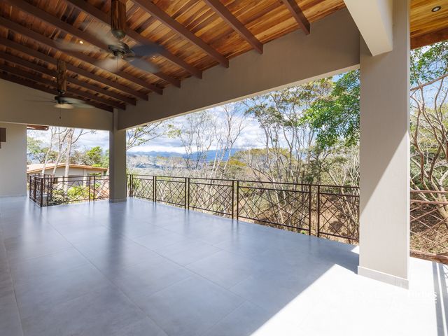 21333 - Contemporary Valley View One-Story House with Large Terrace — photo 7 of 21