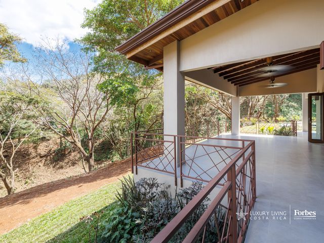 21333 - Contemporary Valley View One-Story House with Large Terrace — photo 6 of 21
