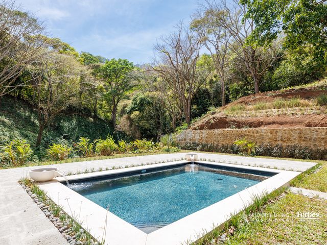 21333 - Contemporary Valley View One-Story House with Large Terrace — photo 8 of 21