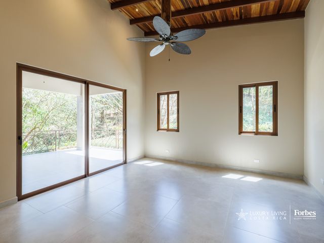 21333 - Contemporary Valley View One-Story House with Large Terrace — photo 16 of 21