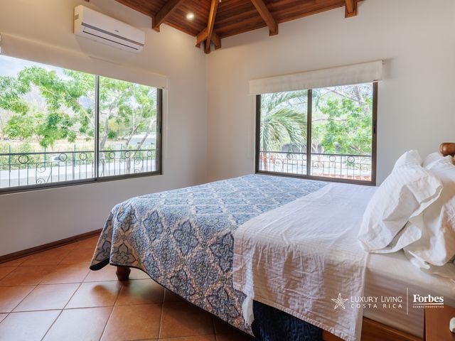 21348 - Casa Arenas Retreat, Playa Potrero, Guanacaste — photo 10 of 17