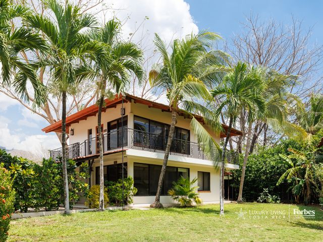 21348 - Casa Arenas Retreat, Playa Potrero, Guanacaste — photo 4 of 17