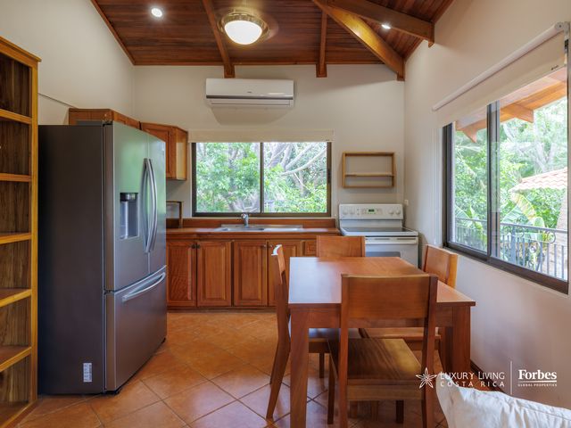 21348 - Casa Arenas Retreat, Playa Potrero, Guanacaste — photo 12 of 17