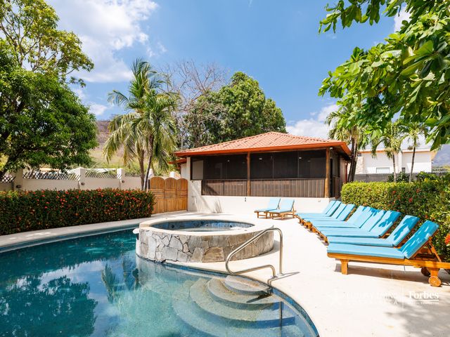 21348 - Casa Arenas Retreat, Playa Potrero, Guanacaste — photo 15 of 17