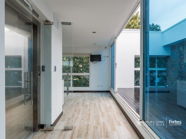 21351 - Spacious Penthouse with excellent location and panoramic views — photo 11 of 20