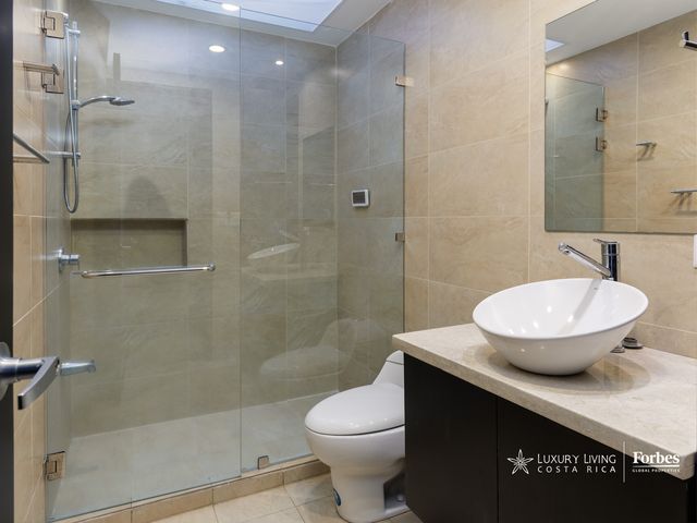 21351 - Spacious Penthouse with excellent location and panoramic views — photo 17 of 20