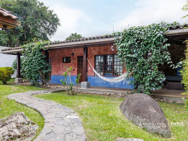 21219 - La Estancia de Maynard: Single-Level Home with Pool and 2 Guest Units — photo 6 of 12