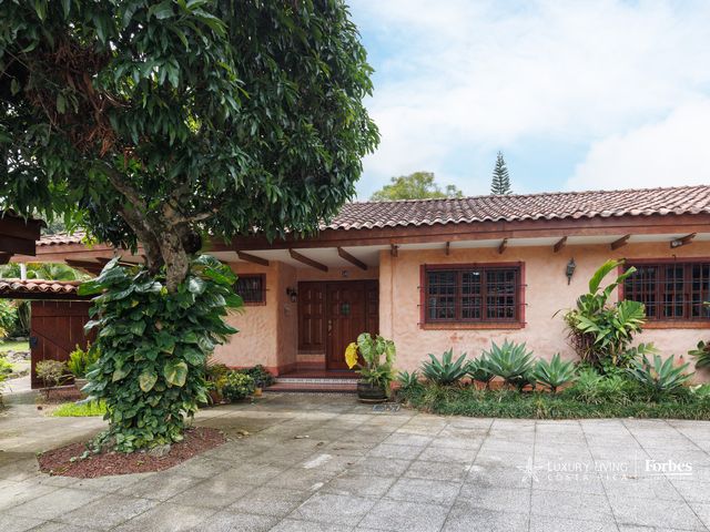 21219 - La Estancia de Maynard: Single-Level Home with Pool and 2 Guest Units — photo 11 of 12
