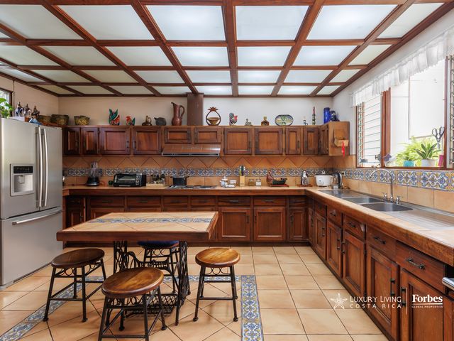 21366 - Detached house, 1 floor, 4 bedrooms surrounded by gardens — photo 7 of 21