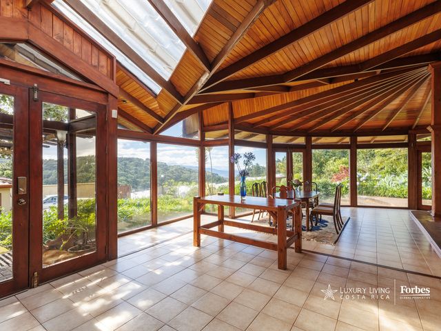 21368 - Spacious mountain home in Fraijanes with 5 bedrooms. — photo 8 of 21