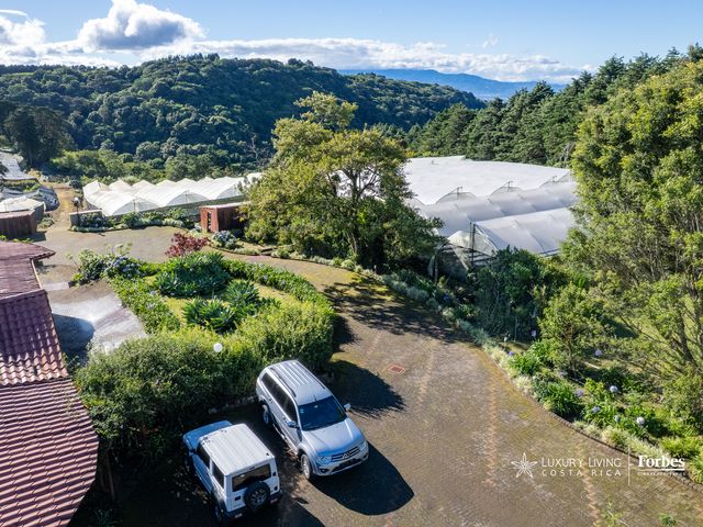 21368 - Spacious mountain home in Fraijanes with 5 bedrooms. — photo 9 of 21