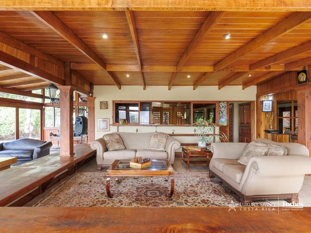 21368 - Spacious mountain home in Fraijanes with 5 bedrooms. — photo 3 of 21