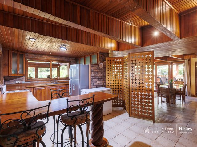 21368 - Spacious mountain home in Fraijanes with 5 bedrooms. — photo 14 of 21