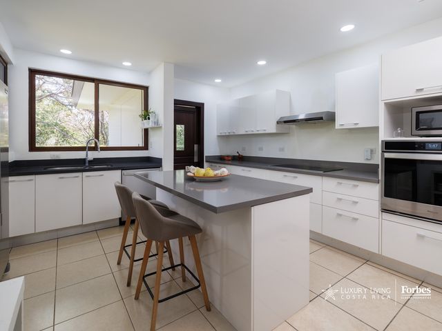 Living room — 21369 - House for Rent in Cerro Alto Condominium with Private Pool, photo 14 of 21