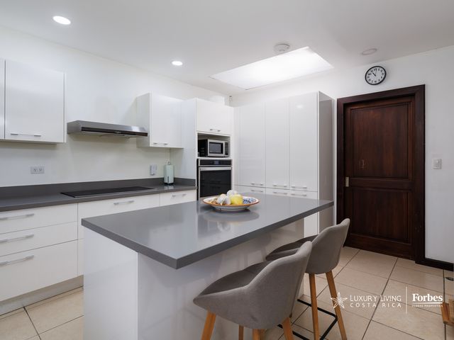 Living room — 21369 - House for Rent in Cerro Alto Condominium with Private Pool, photo 12 of 21