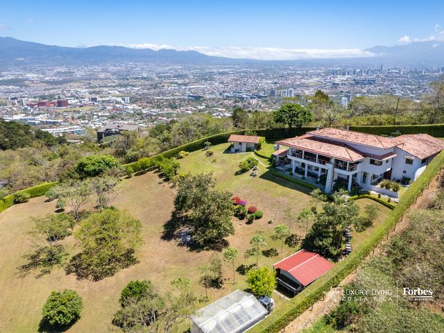 21372 - Luxury Residence with Views in Monasterio, Escazú — photo 1 of 21