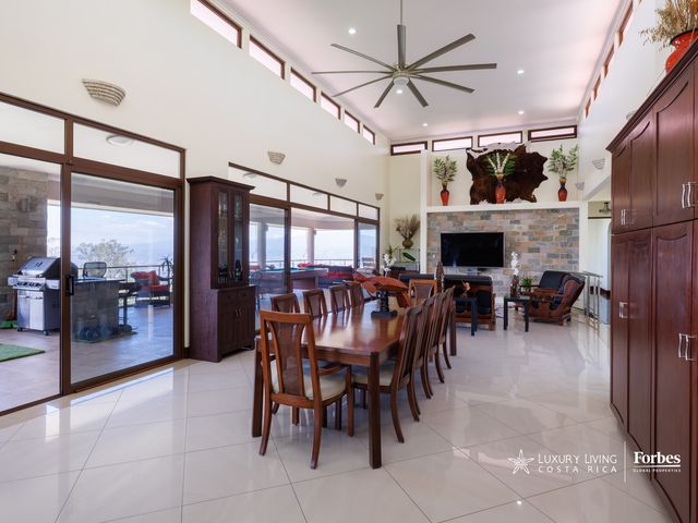21372 - Luxury Residence with Views in Monasterio, Escazú — photo 10 of 21