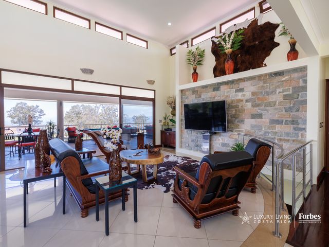 21372 - Luxury Residence with Views in Monasterio, Escazú — photo 9 of 21