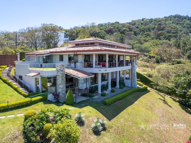 21372 - Luxury Residence with Views in Monasterio, Escazú — photo 5 of 21