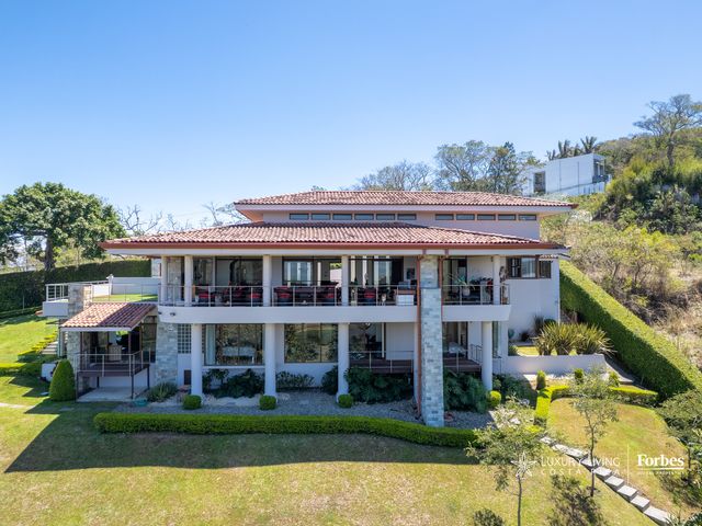 21372 - Luxury Residence with Views in Monasterio, Escazú — photo 6 of 21