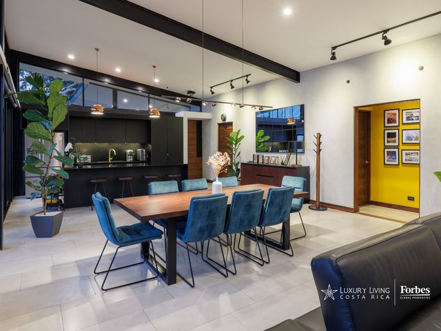 21373 - Contemporary Forest Villa | San Rafael de Heredia Residence — photo 7 of 20