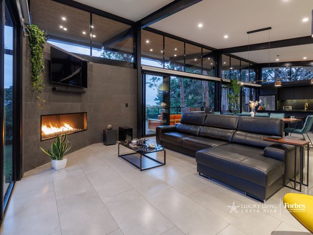 21373 - Contemporary Forest Villa | San Rafael de Heredia Residence — photo 11 of 20