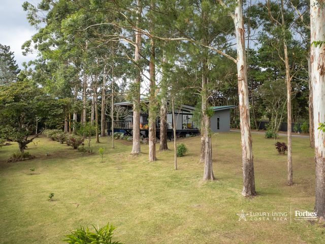 21373 - Contemporary Forest Villa | San Rafael de Heredia Residence — photo 4 of 20