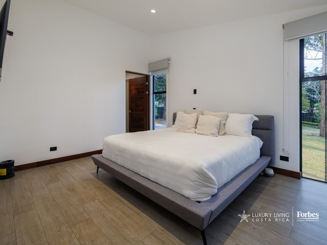 21373 - Contemporary Forest Villa | San Rafael de Heredia Residence — photo 12 of 20