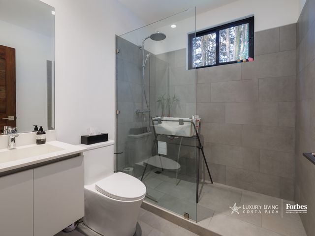 21373 - Contemporary Forest Villa | San Rafael de Heredia Residence — photo 18 of 20