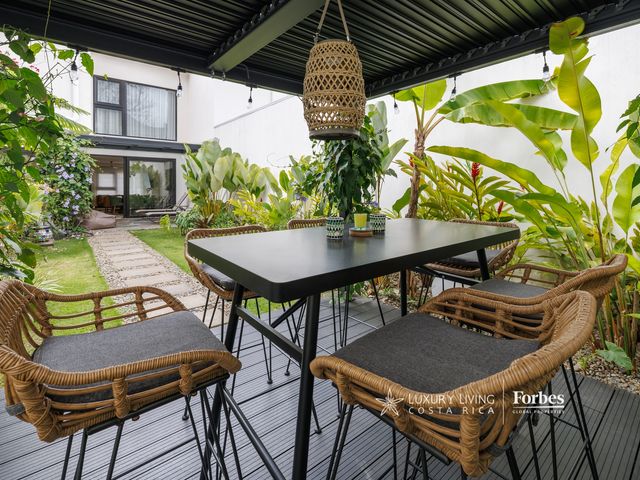 21374 - Turn-key luxury home in San Antonio Urbano Condominium, Escazú — foto 11 de 21