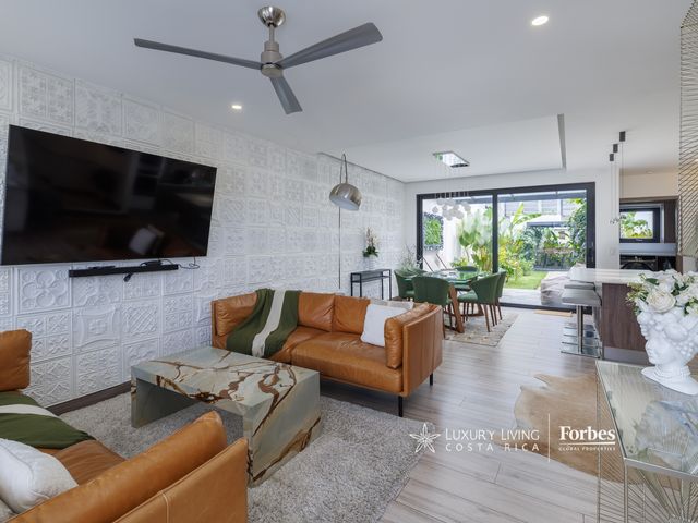 21374 - Turn-key luxury home in San Antonio Urbano Condominium, Escazú — foto 6 de 21