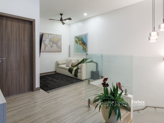 21374 - Turn-key luxury home in San Antonio Urbano Condominium, Escazú — foto 12 de 21