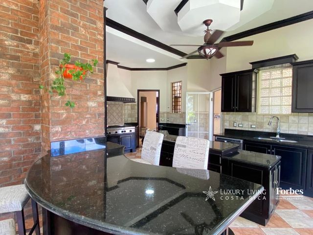 21375 - Luxury Home in Valle del Sol with 4 Bedrooms — photo 14 of 21