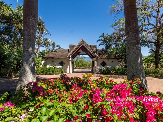 20418 - Luxury Residence with Private Lake and 23.7 Hectares, La Garita — photo 8 of 21