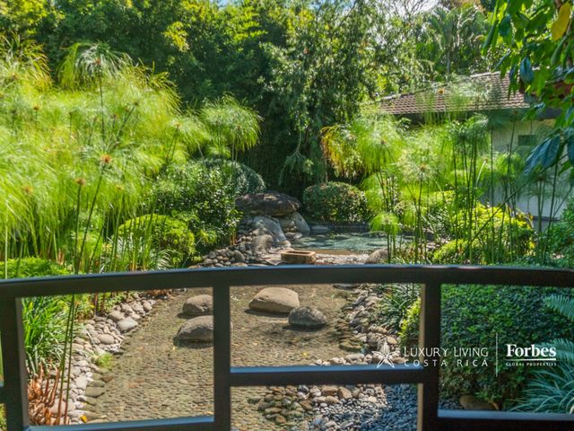 20418 - Luxury Residence with Private Lake and 23.7 Hectares, La Garita — photo 10 of 21