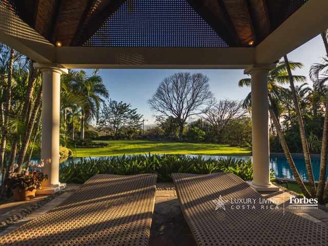 20418 - Luxury Residence with Private Lake and 23.7 Hectares, La Garita — photo 9 of 21