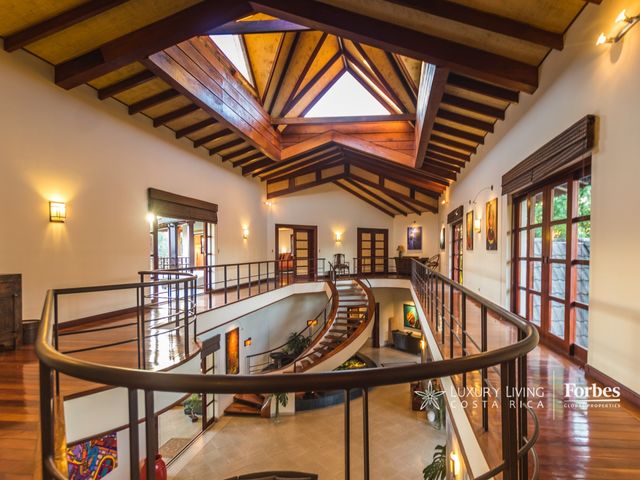 20418 - Luxury Residence with Private Lake and 23.7 Hectares, La Garita — photo 13 of 21