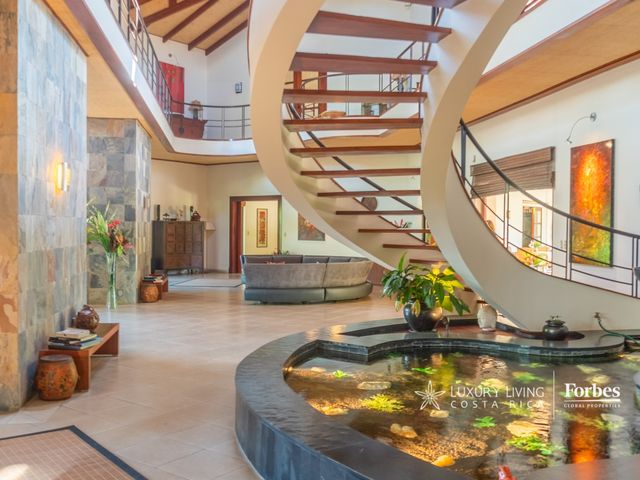 20418 - Luxury Residence with Private Lake and 23.7 Hectares, La Garita — photo 12 of 21