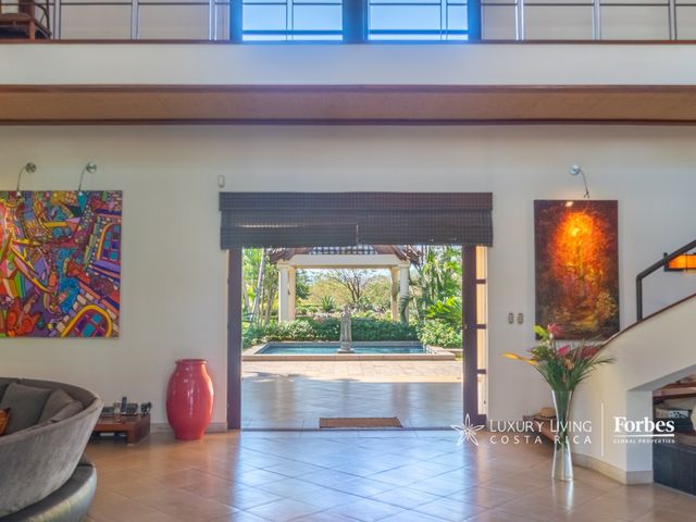 20418 - Luxury Residence with Private Lake and 23.7 Hectares, La Garita — photo 14 of 21