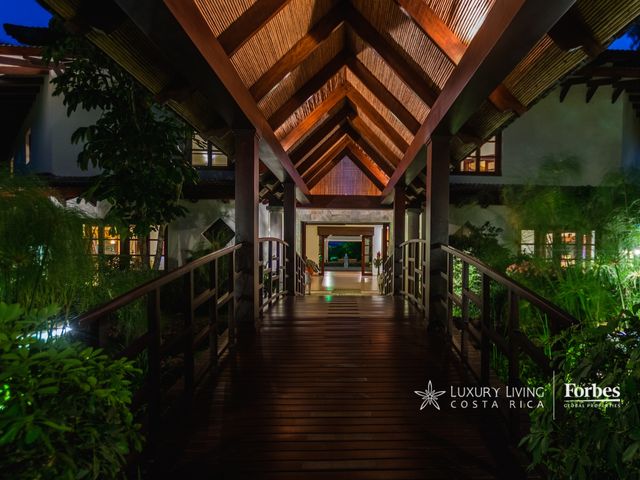 20418 - Luxury Residence with Private Lake and 23.7 Hectares, La Garita — photo 17 of 21
