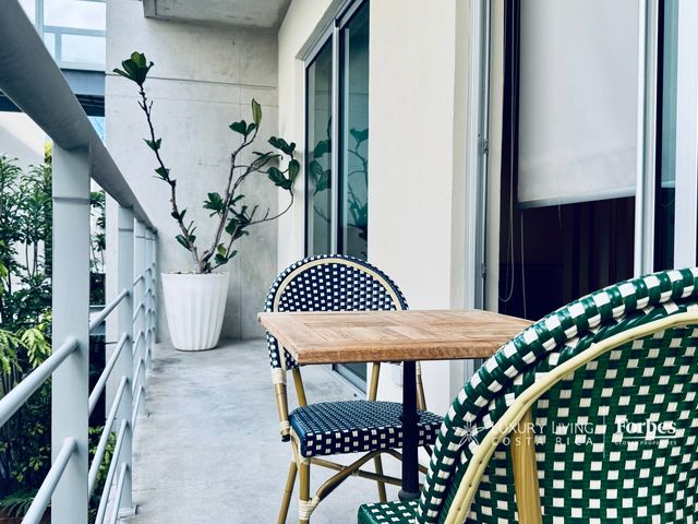 21384 - Remodeled and Fully Equipped Single Loft with Premium Amenities — photo 9 of 11
