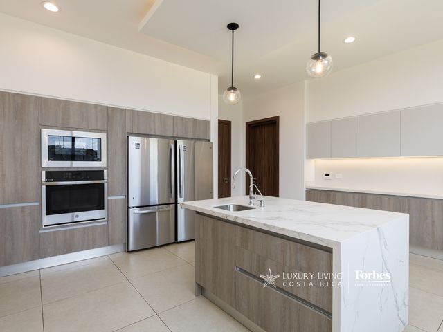 19924 – Modern new luxury home for sale in Residencial La Hacienda — photo 6 of 20