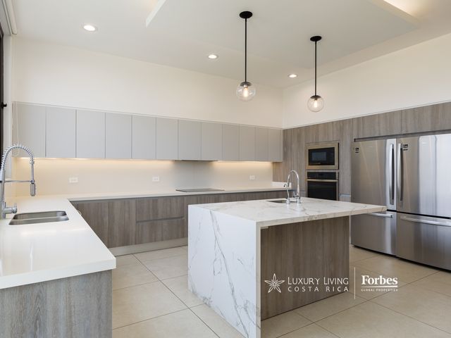 19924 – Modern new luxury home for sale in Residencial La Hacienda — photo 7 of 20
