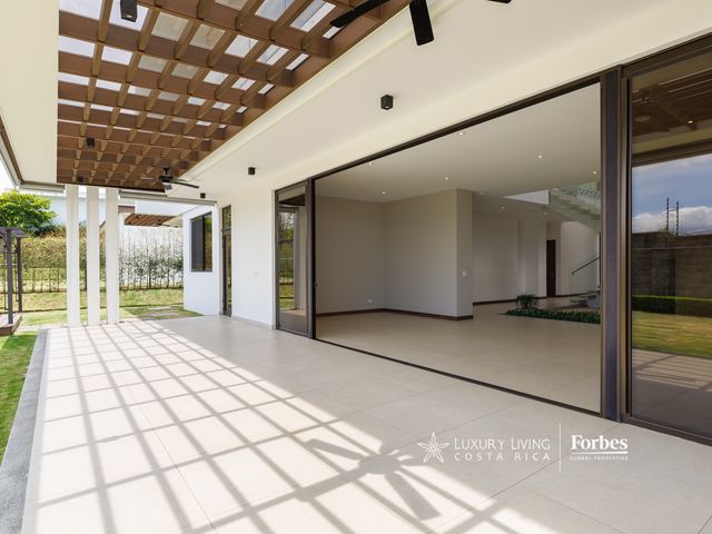 19924 – Modern new luxury home for sale in Residencial La Hacienda — photo 10 of 20